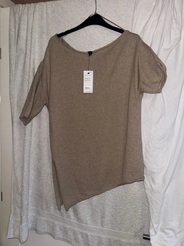 New Look Asymmetrical oatmeal relaxed knit tshirt - 1