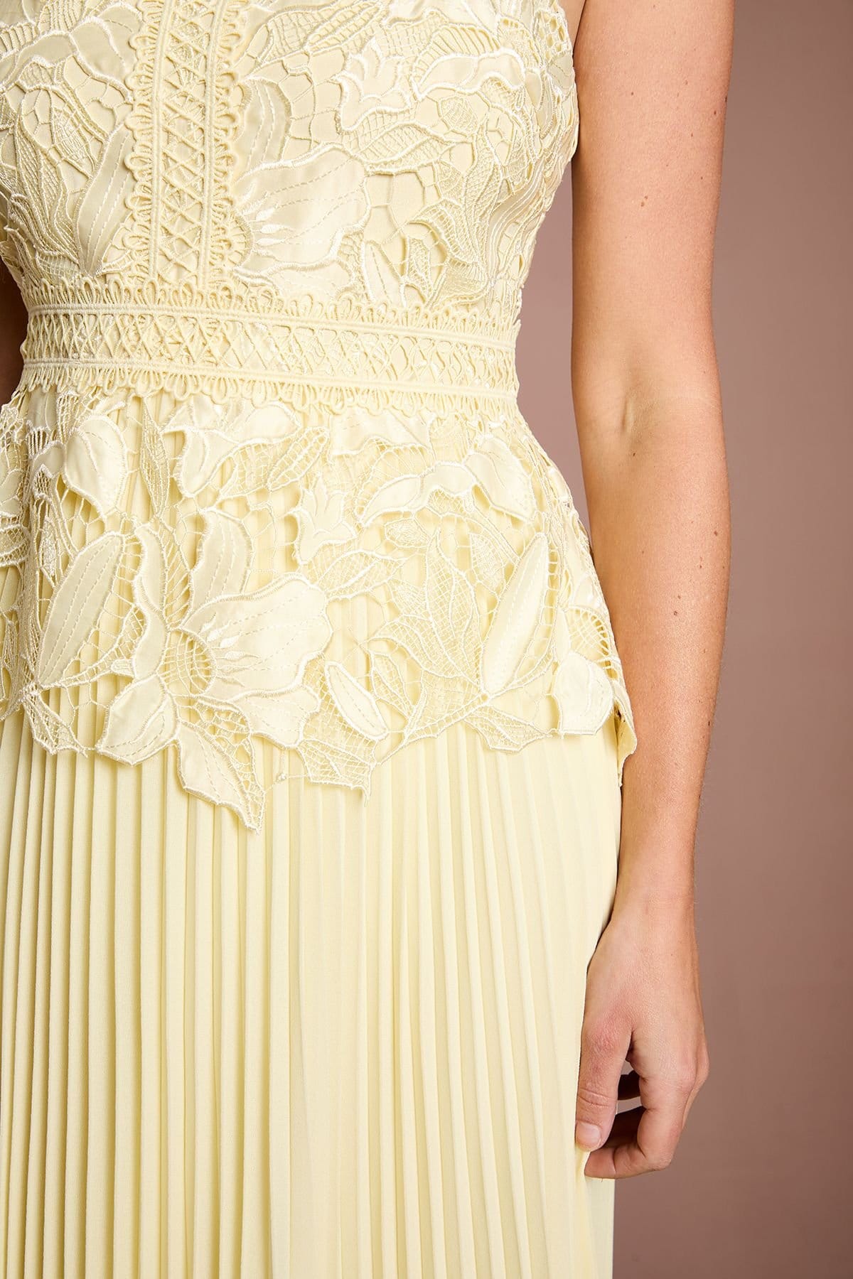Coast Coast Women's Petite Satin Lace Pleated Midi Dress in Lemon - 4