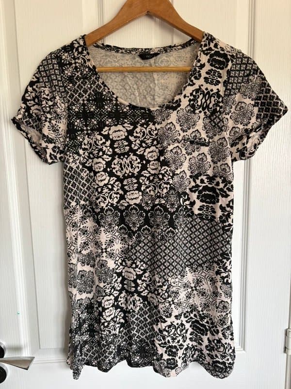 M&Co M&Co Women’s Size 12 Black & Beige Damask Floral Print T-Shirt Top with Chest Pocket