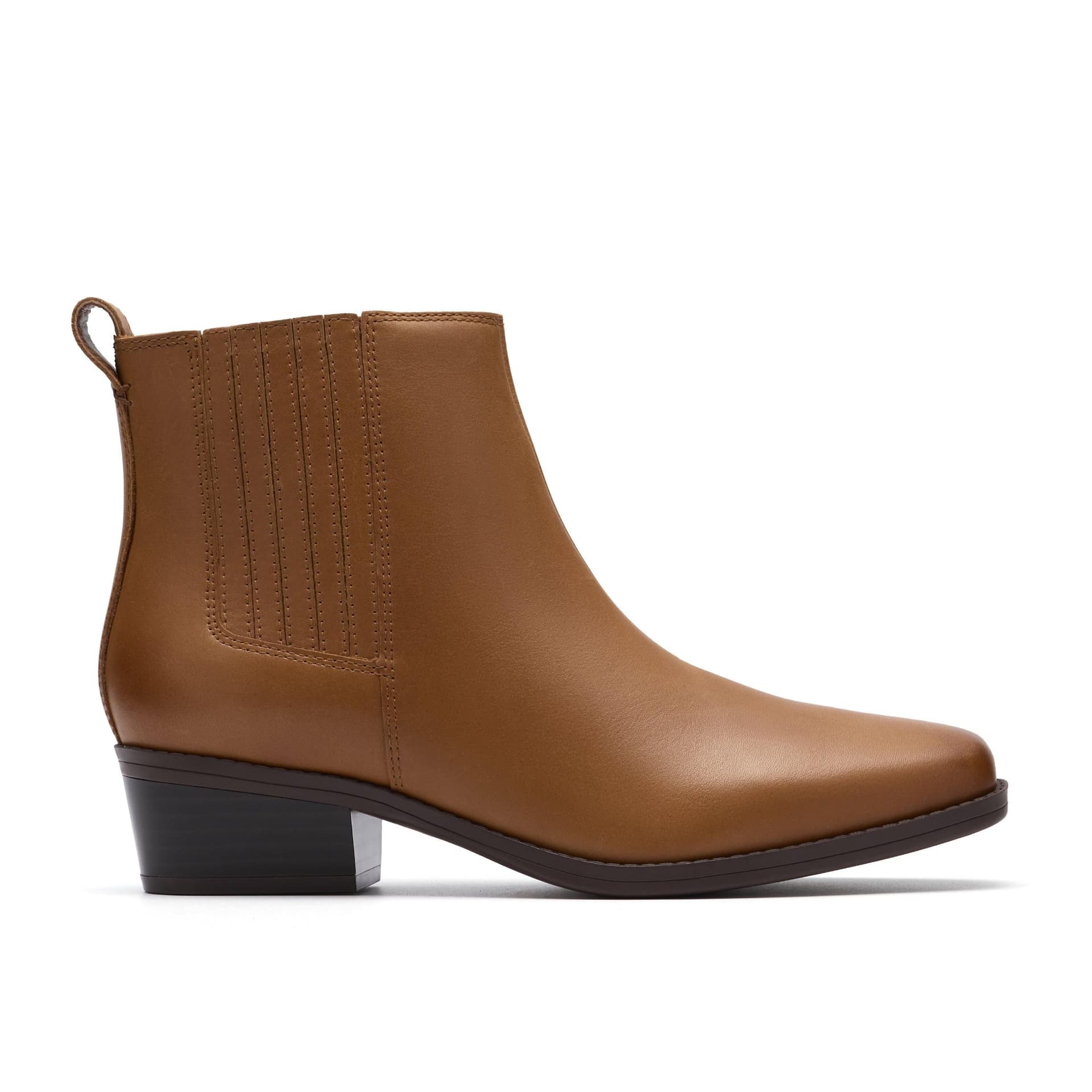 Clarks Clarks Women's Danyelle Skip Tan Leather Ankle Boots in Brown