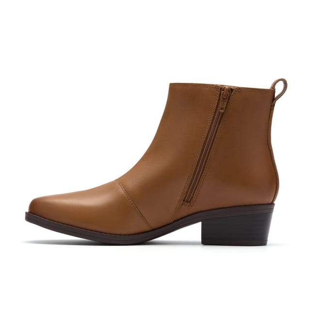Clarks Clarks Women's Danyelle Skip Tan Leather Ankle Boots in Brown - 2