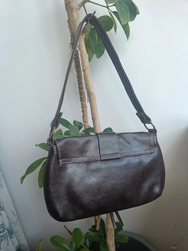 New Look 2000s old label new look leather shoulder bag