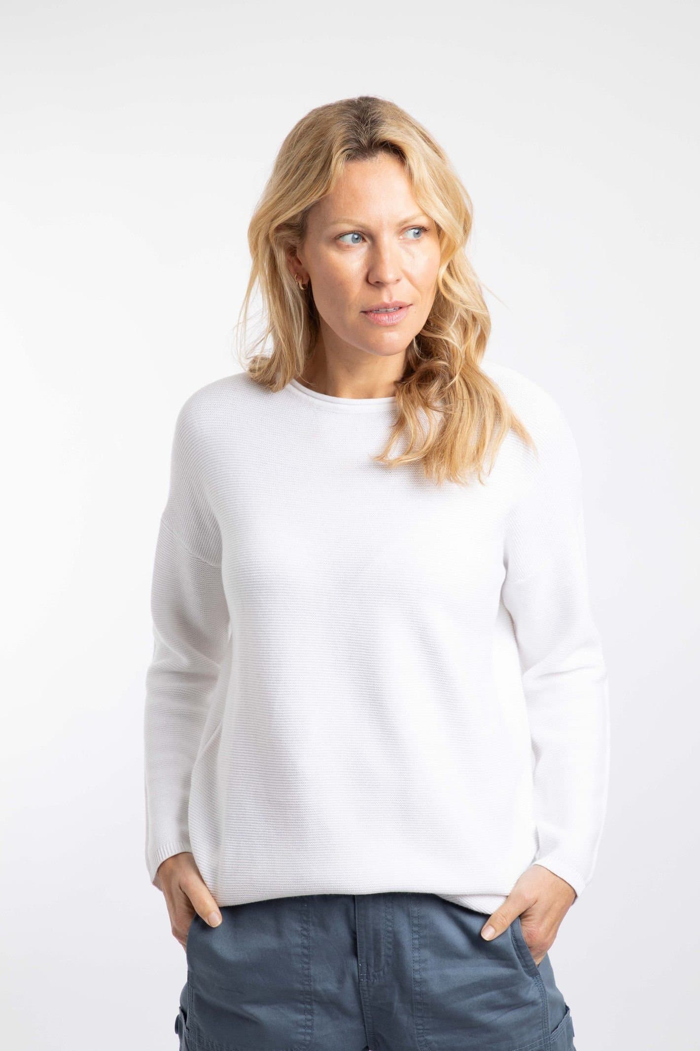 Weird Fish Weird Fish Women's Dalla Knitted Crew Neck Jumper in White