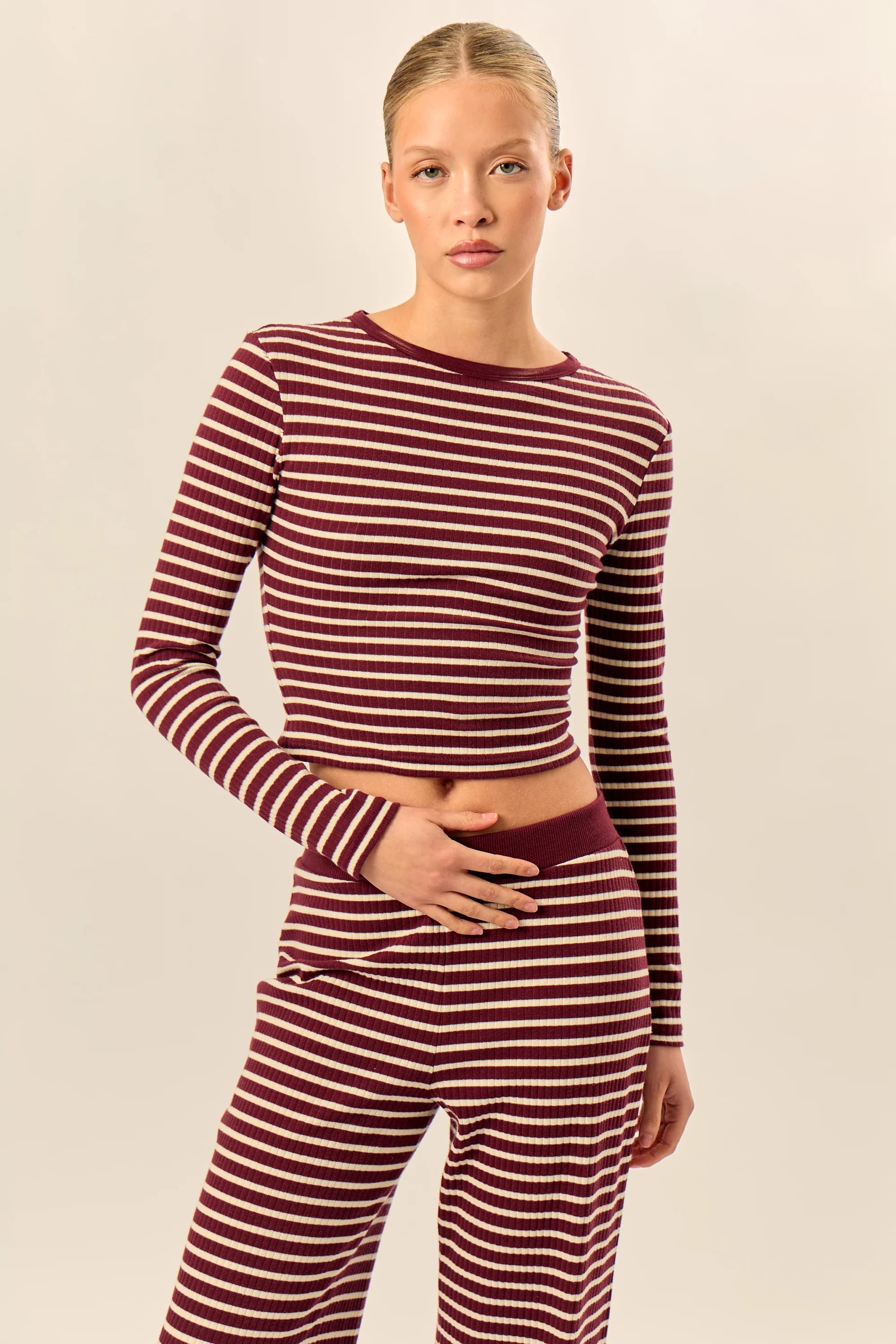 Kaiia Kaiia Striped Rib Fitted Long Sleeve Baby Tee Dark Cherry & Cream