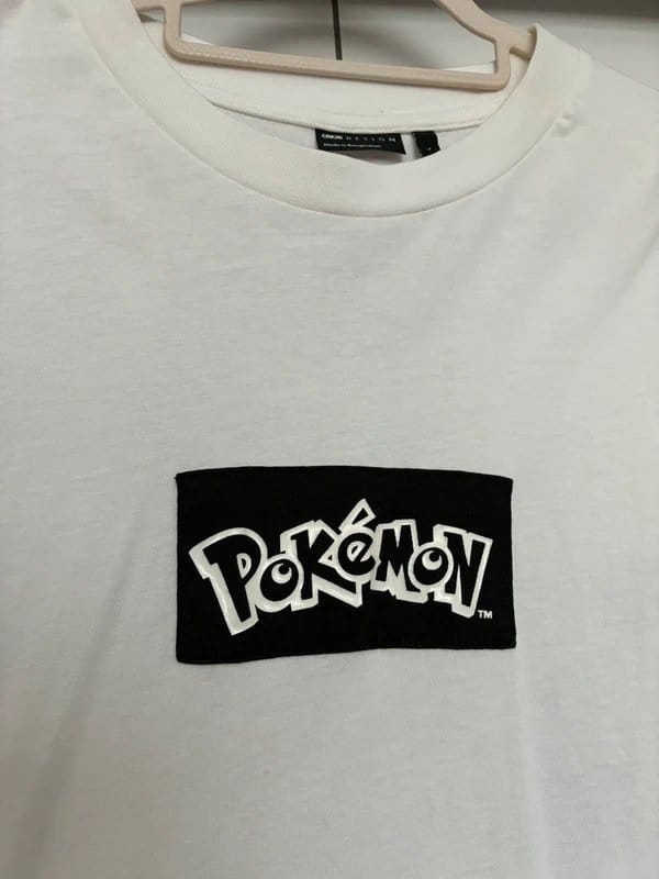 ASOS Design Black & White Pokémon Mewtwo Graphic T-Shirt – Men's