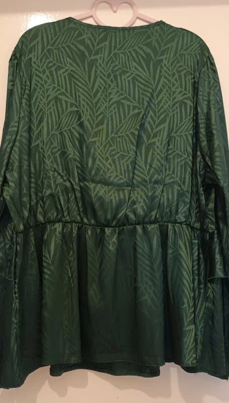 New Look New Look forest Green top size 22