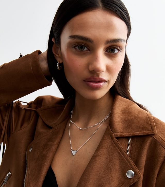 New Look Silver Layered Pearl Effect Heart Charm Necklace New Look - 2