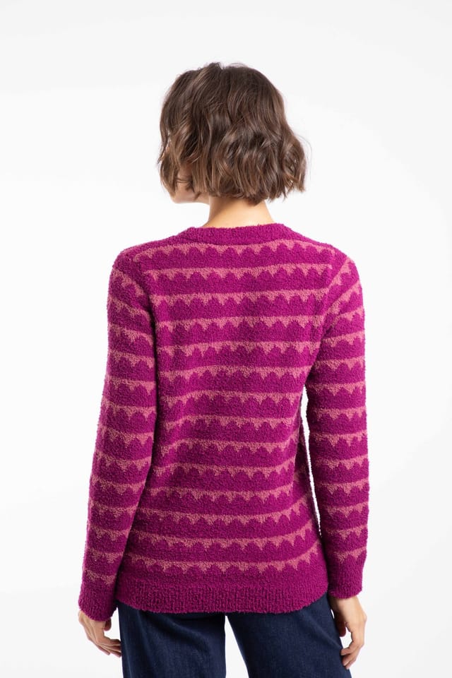 Weird Fish Weird Fish Women's Tyla Cosy Knit Scalloped Jumper in Magenta - 3