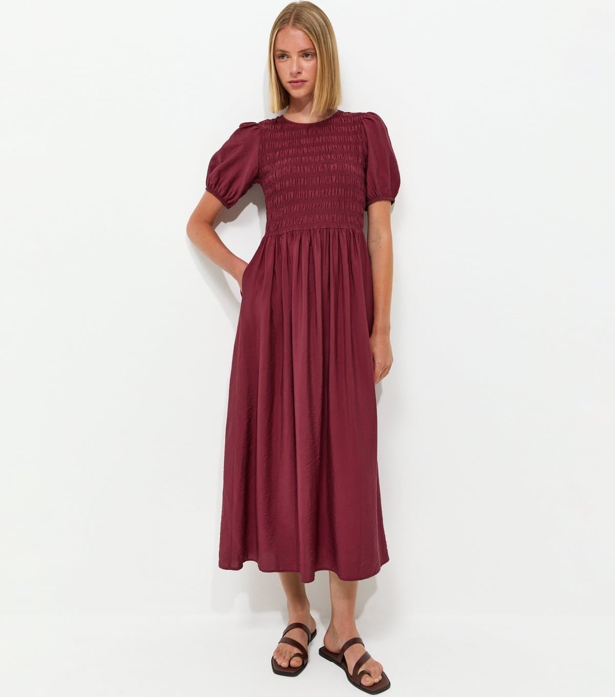 New Look Women's Dark Burgundy Shirred Short Sleeve Midi Dress New Look