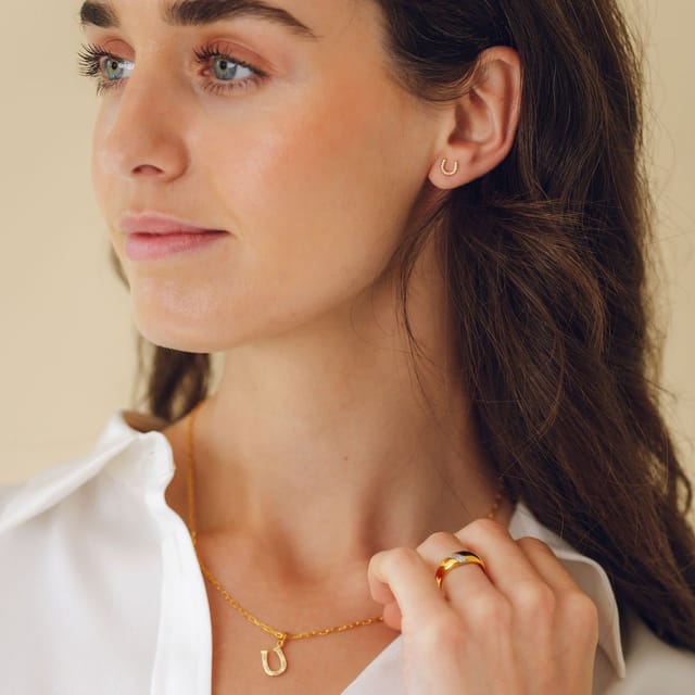 Gold Trip Gold Trip Women's Horseshoe Charm Necklace in Gold - 2
