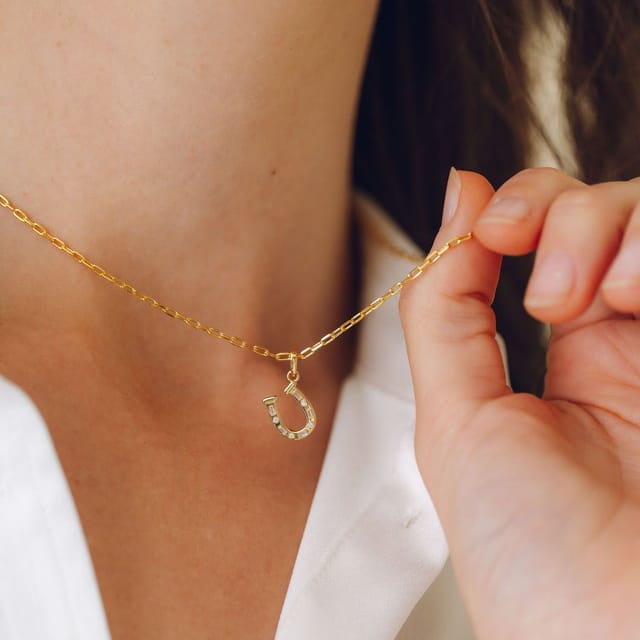 Gold Trip Gold Trip Women's Horseshoe Charm Necklace in Gold - 3