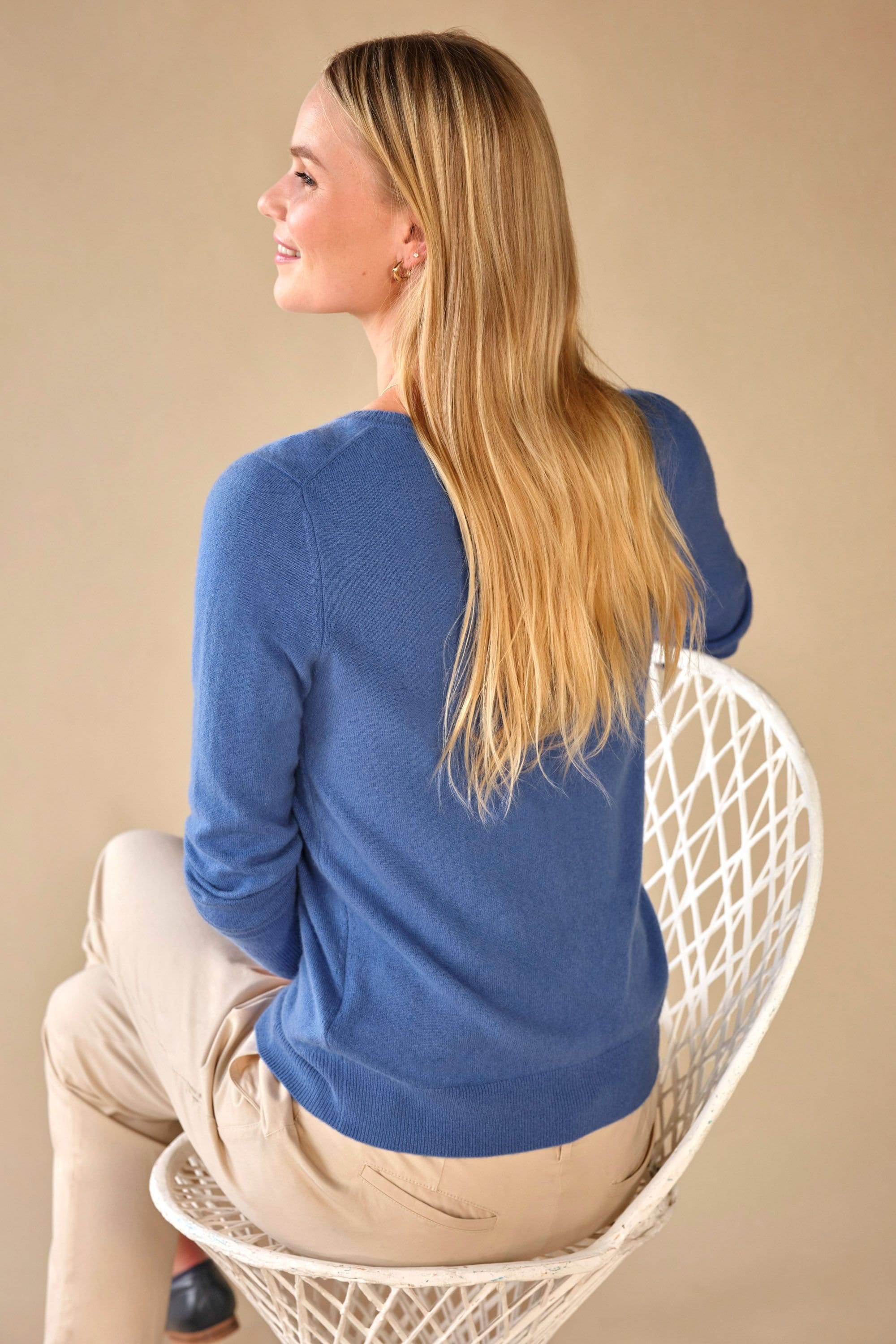 Pure Collection Pure Collection Women's Cashmere Crew Neck Cardigan in Mid Blue - 3