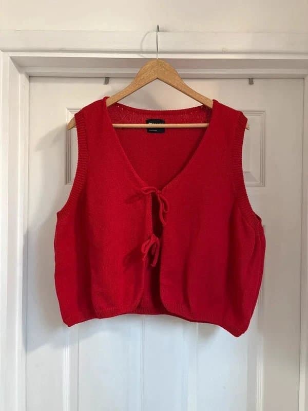 ASOS Adorable Women’s Asos Red Knit Front  Tie Waistcoat Top size L 16-18