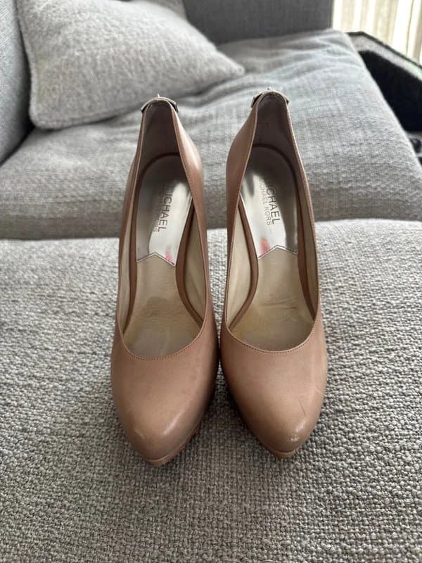 Michael Kors Michael Kors Stiletto Heels size 5 Nude