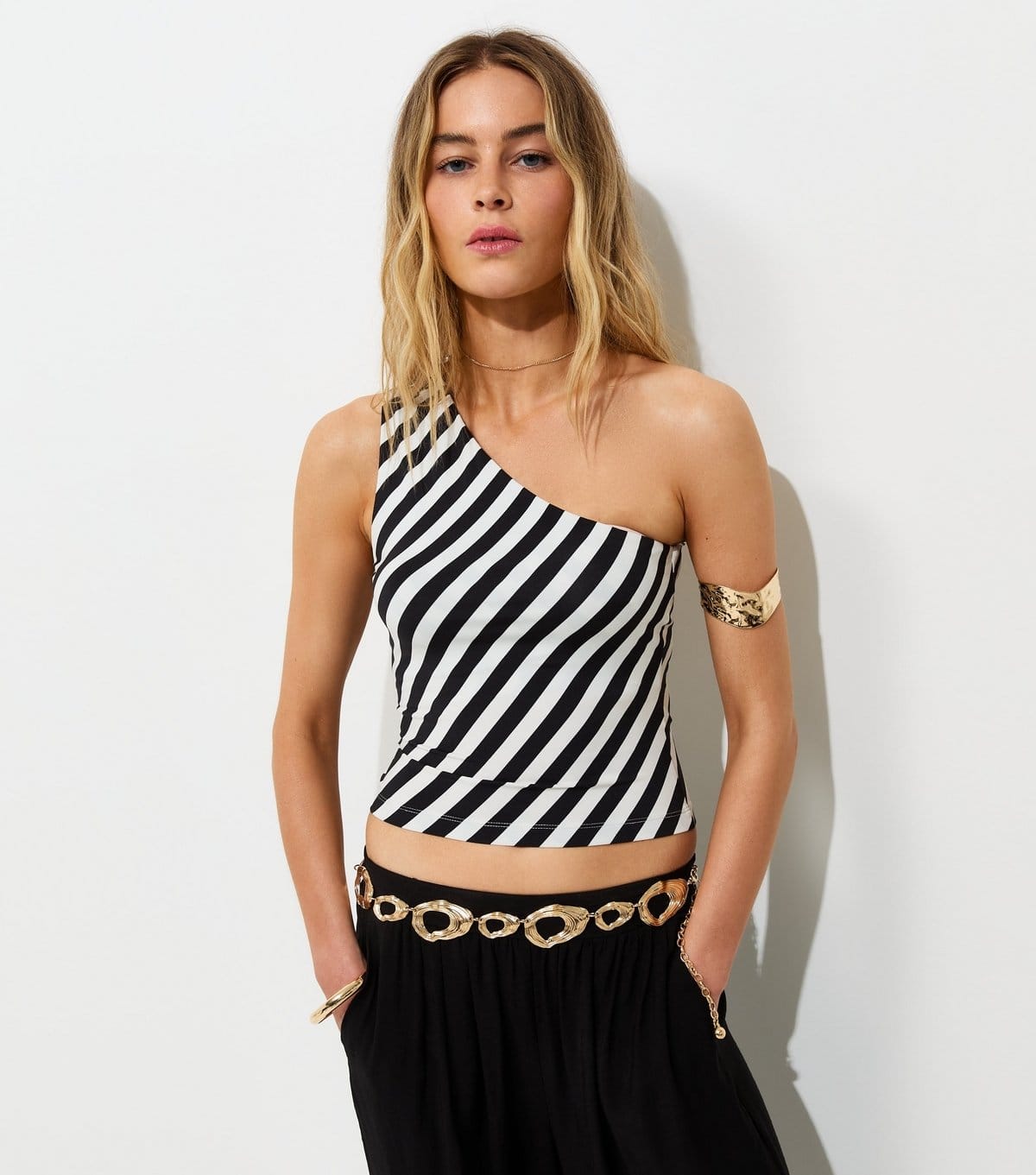 New Look Black Slinky Jersey One Shoulder Top