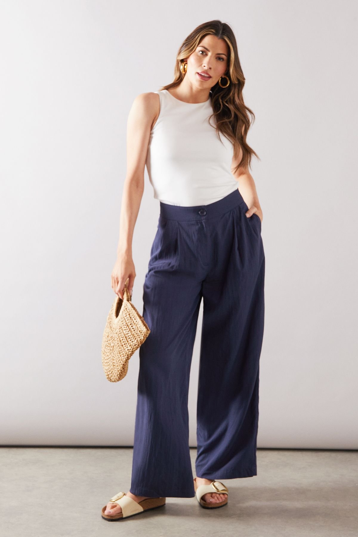 Wallis Wallis Women's Wide Leg Pleat Detail Trouser in Navy - 2