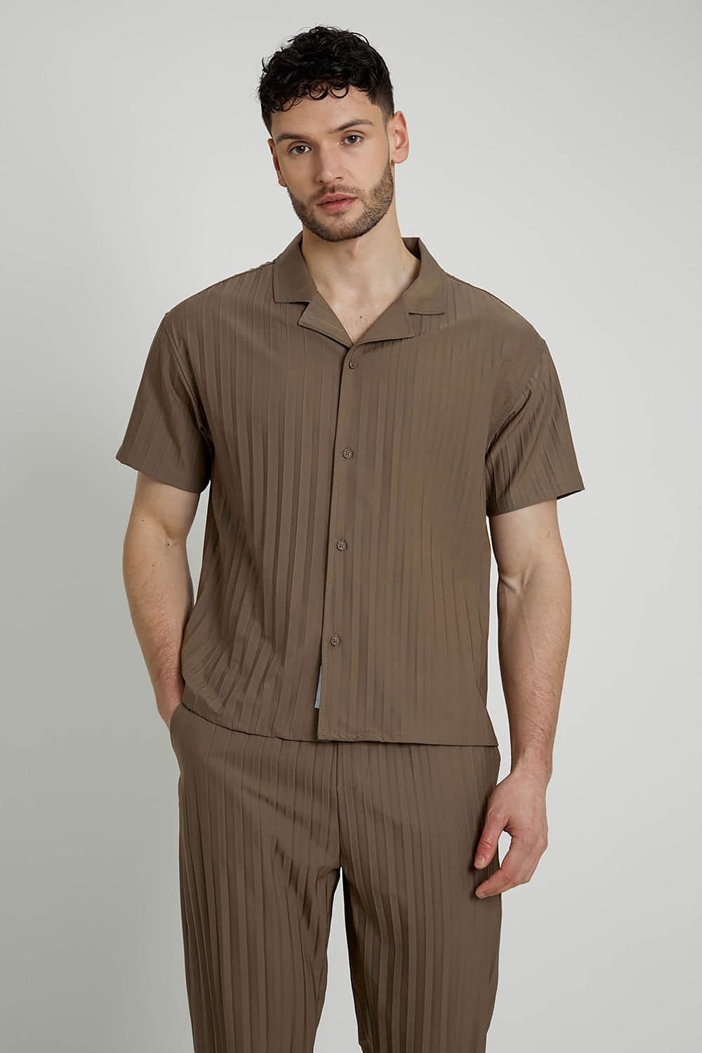 Native Youth Native Youth Men's Short Sleeve Lightweight Plissé Relaxed Shirt in Taupe