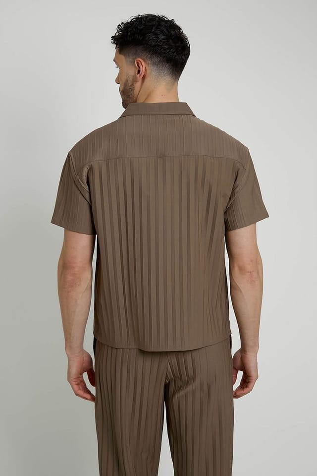 Native Youth Native Youth Men's Short Sleeve Lightweight Plissé Relaxed Shirt in Taupe - 2