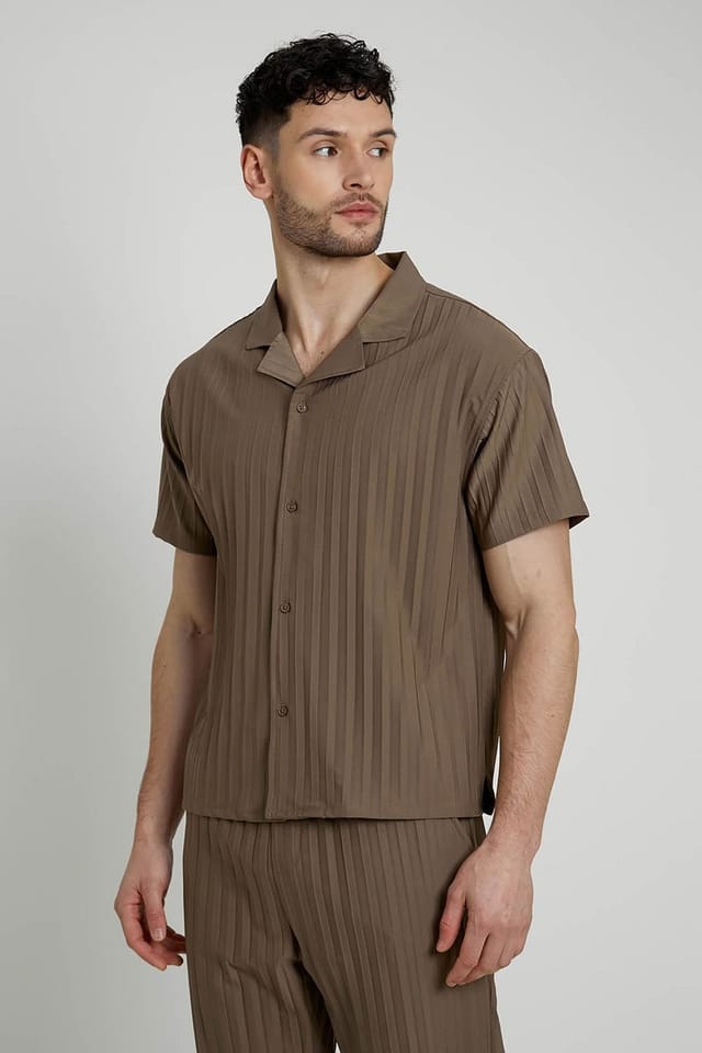 Native Youth Native Youth Men's Short Sleeve Lightweight Plissé Relaxed Shirt in Taupe - 3