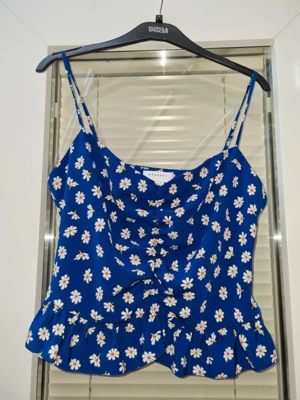 Topshop Size 12 ruched daisy floral cropped vest top
