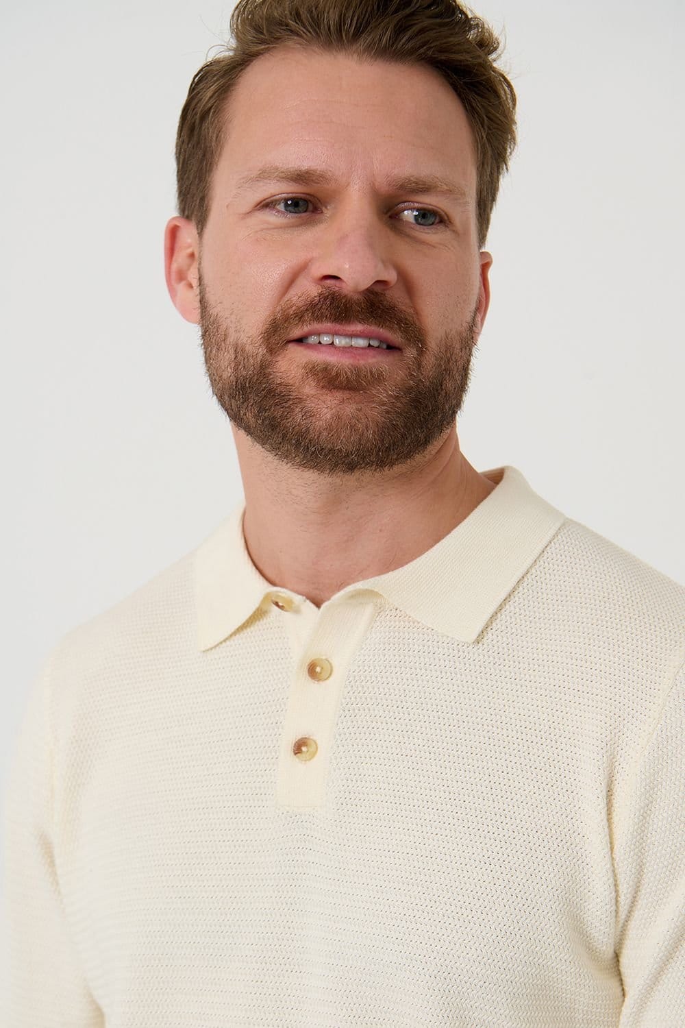 Saltwell Saltwell Men's Textured Knit Short Sleeve Polo Shirt in Ecru - 4