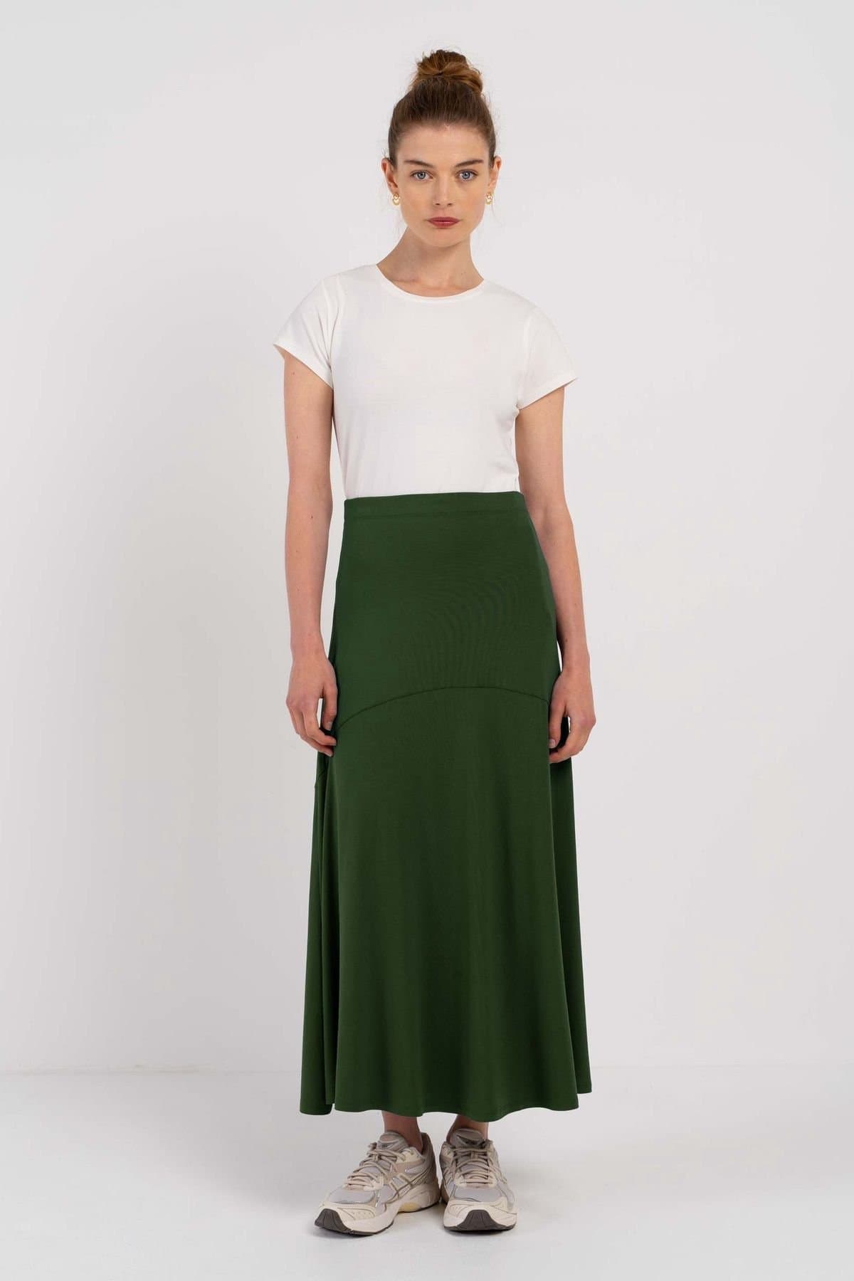 Kettlewell Kettlewell Women's Jersey Maxi Skirt in Bottle Green