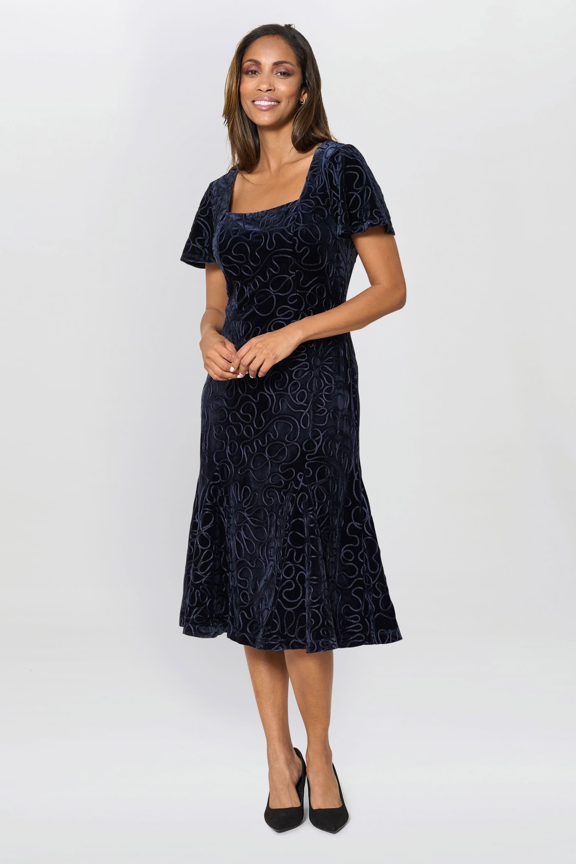 Gina Bacconi Gina Bacconi Women's Ray Velvet Midi Dress in Navy