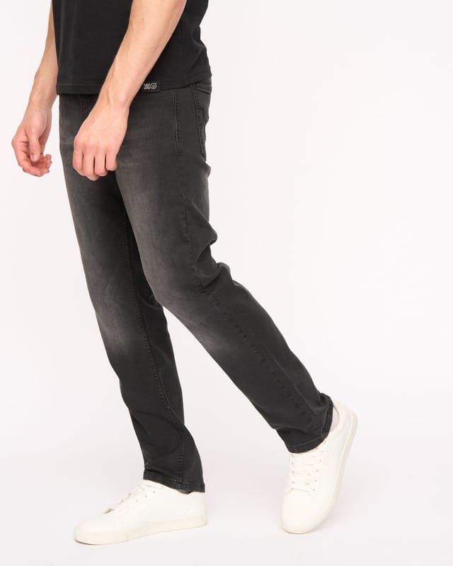 Duck&Cover Duck&Cover Men's Elix Regular Straight Leg Comfort Stretch Denim Jeans in Black - 2