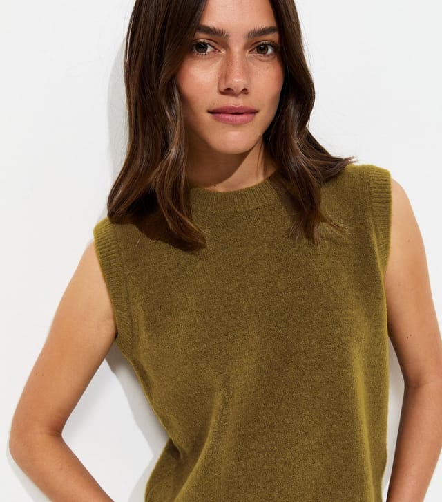 New Look Women's Petite Light Khaki Midweight Knitted Sleeveless Top New Look - 2