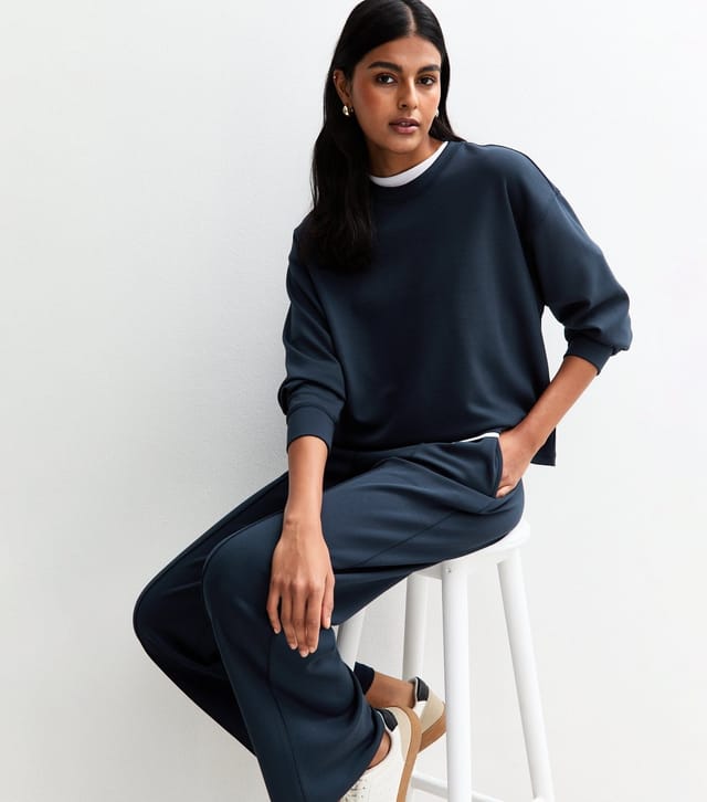 New Look Women's Premium Navy Oversized Crew Neck Sweatshirt New Look - 2