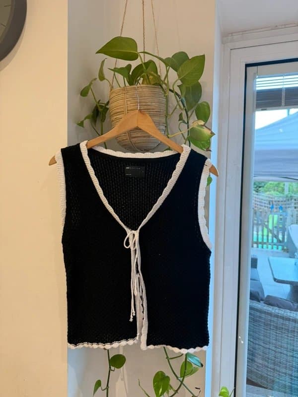 ASOS Design ASOS Design Black & White Tie Front Knitted Waistcoat UK 10