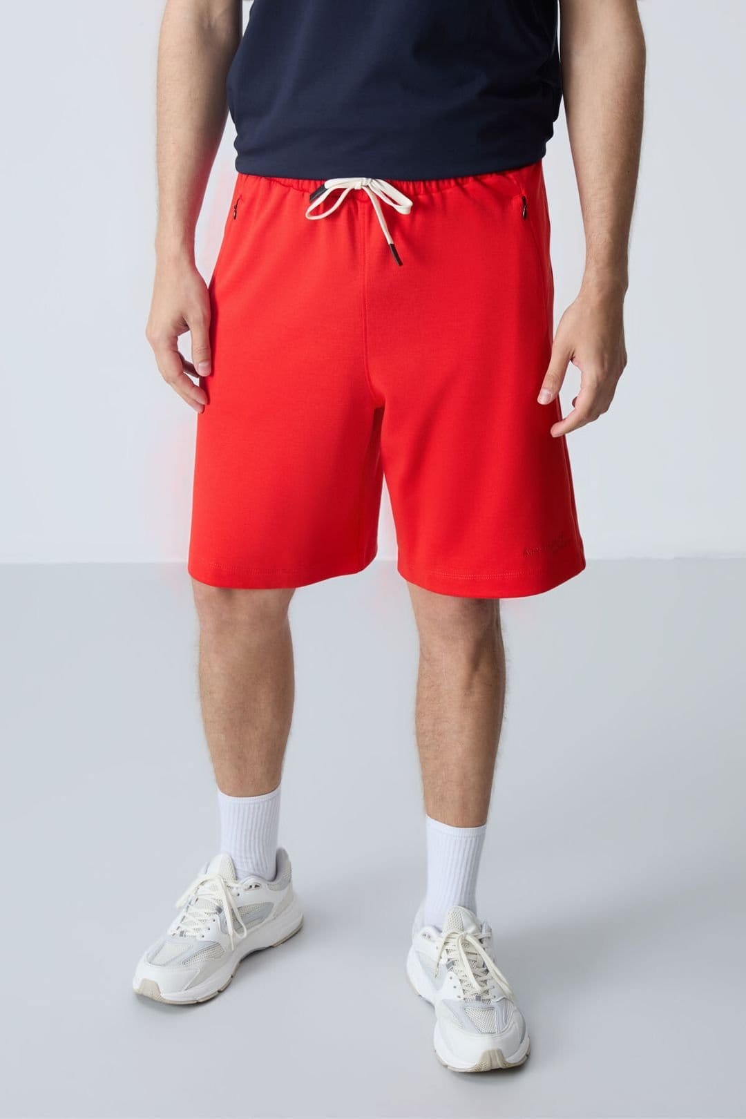 Tommy Life Tommy Life Men's Regular Fit Jersey Shorts in Red - 4