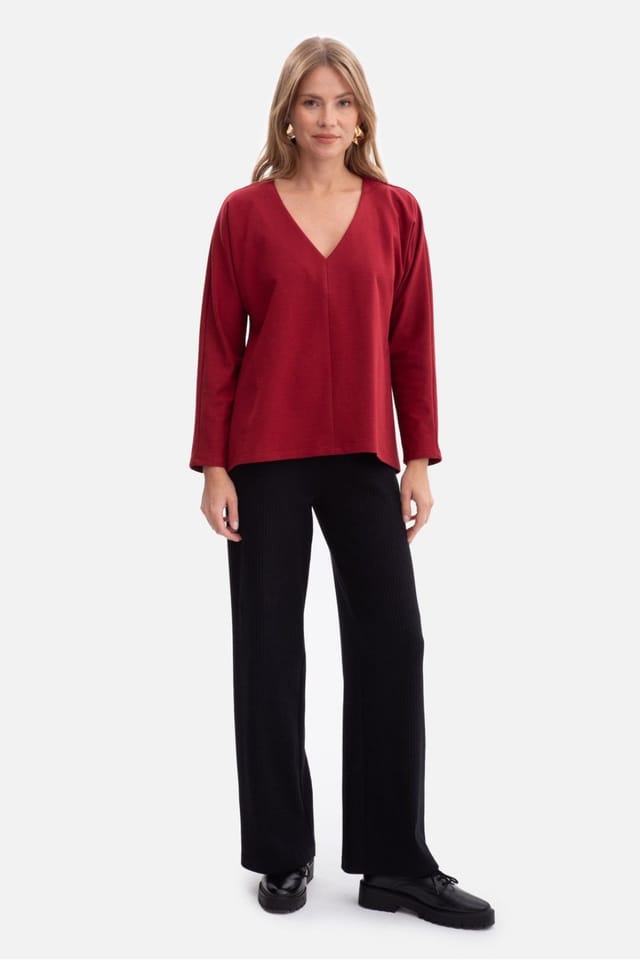 Love Lace Love Lace Women's Oversized V Neck Sweatshirt Blouse in Red - 2