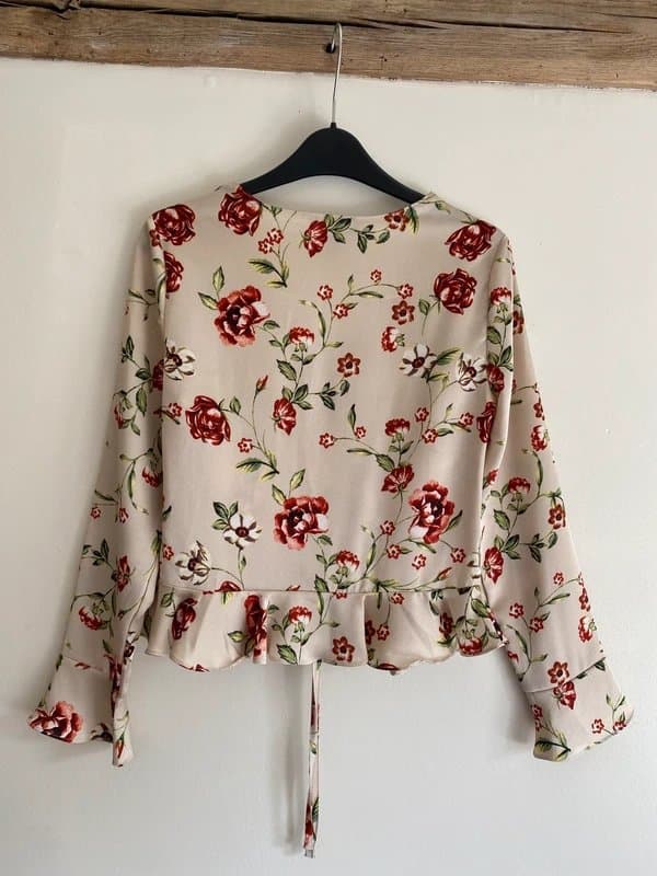 New Look New look floral top with ruched tie