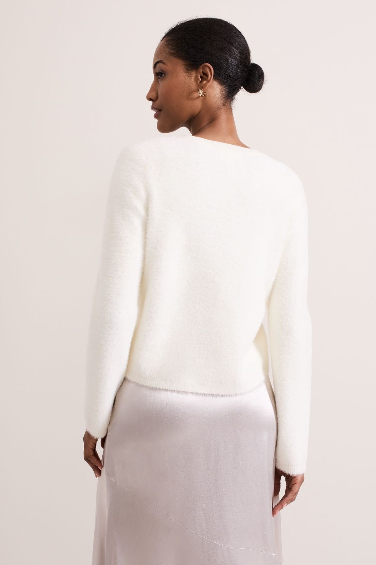 Phase Eight Phase Eight Women's Mindy Fluffy Knit V Neck Cardigan in Off-White - 4