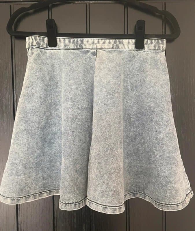 Topshop Topshop skater style skirt in denim - size 10
