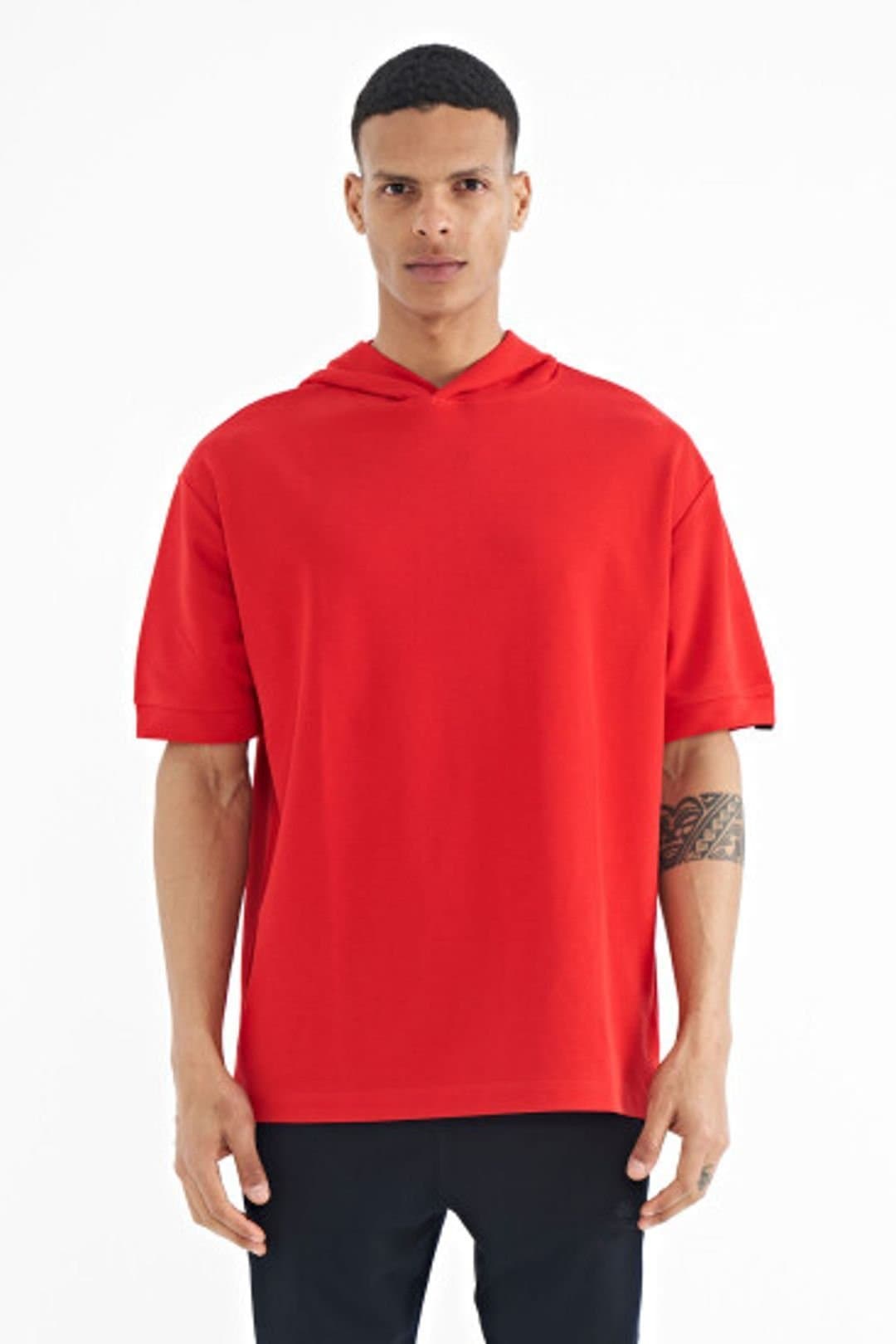 Tommy Life Tommy Life Men's Oversized Hooded Short-sleeve T-shirt in Red