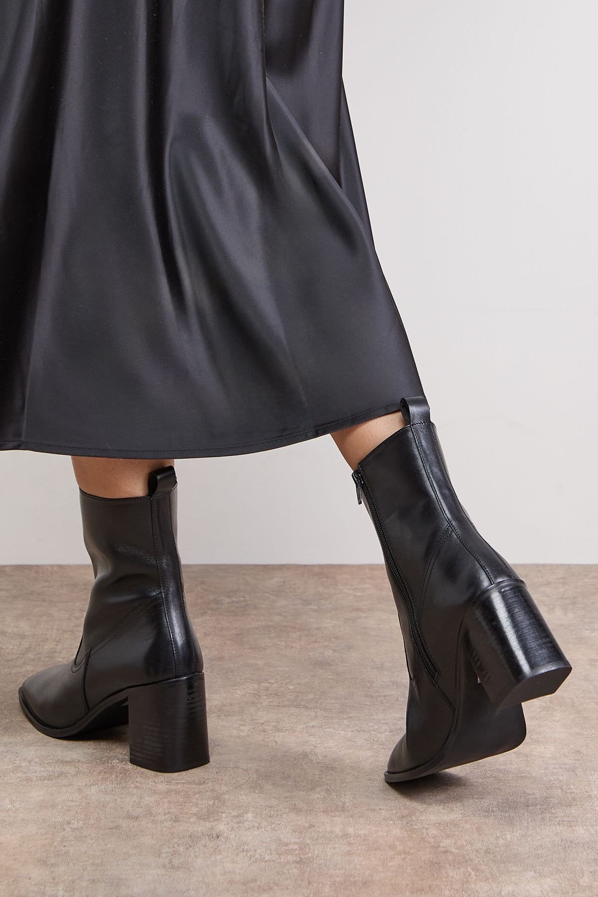 Oasis Oasis Women's Lauren Leather Block Mid Heel Chelsea Boots in Black - 4