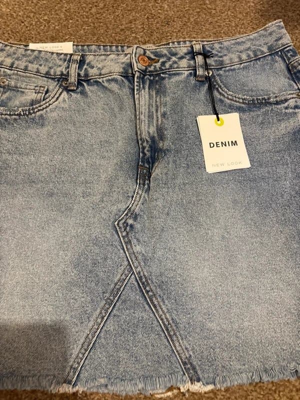 New Look Woman’s new look denim skirt