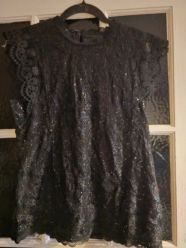 Pieces Pieces Black Lace Sequin Blouse - Size S BNWT