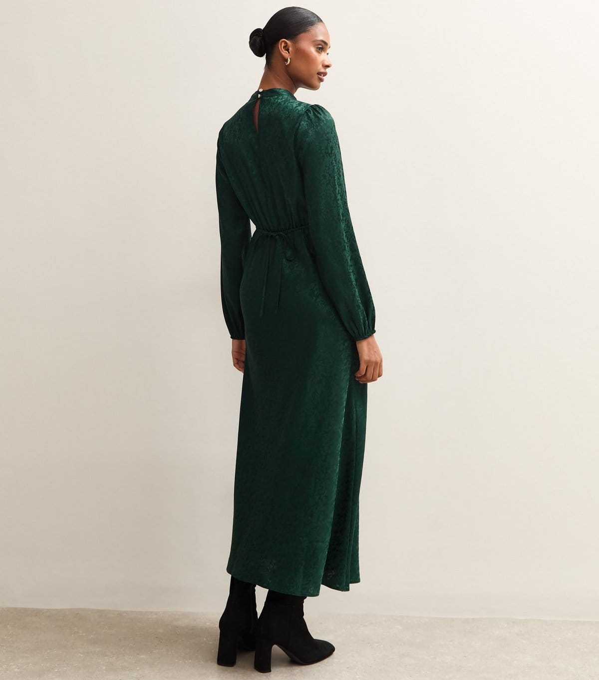 New Look Women's Dark Green Satin Jacquard Keyhole Neck Midi Dress New Look - 4