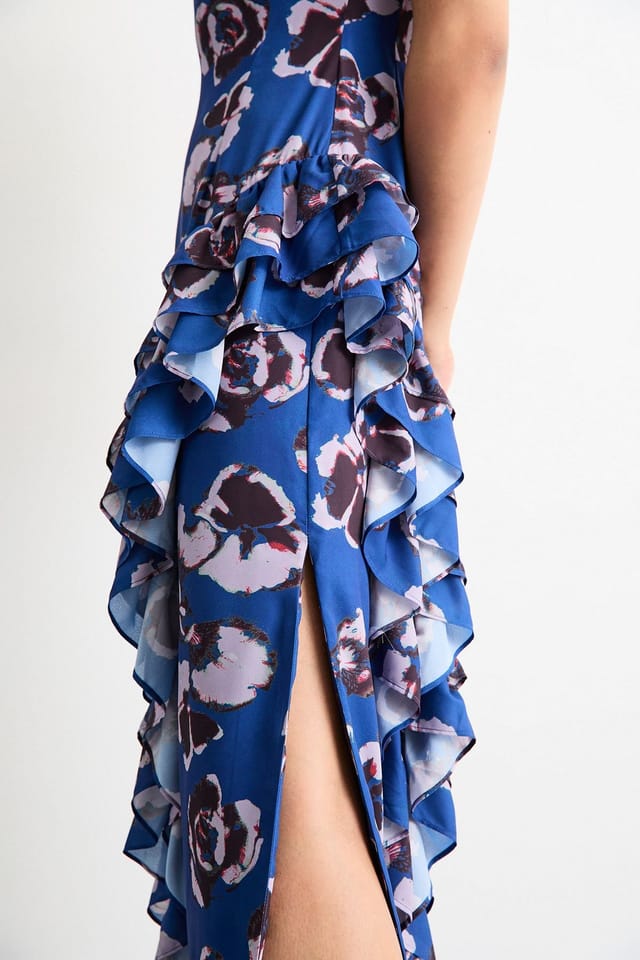 Warehouse Warehouse Women's Side Split Ruffle Detail Maxi Dress in Floral - 2