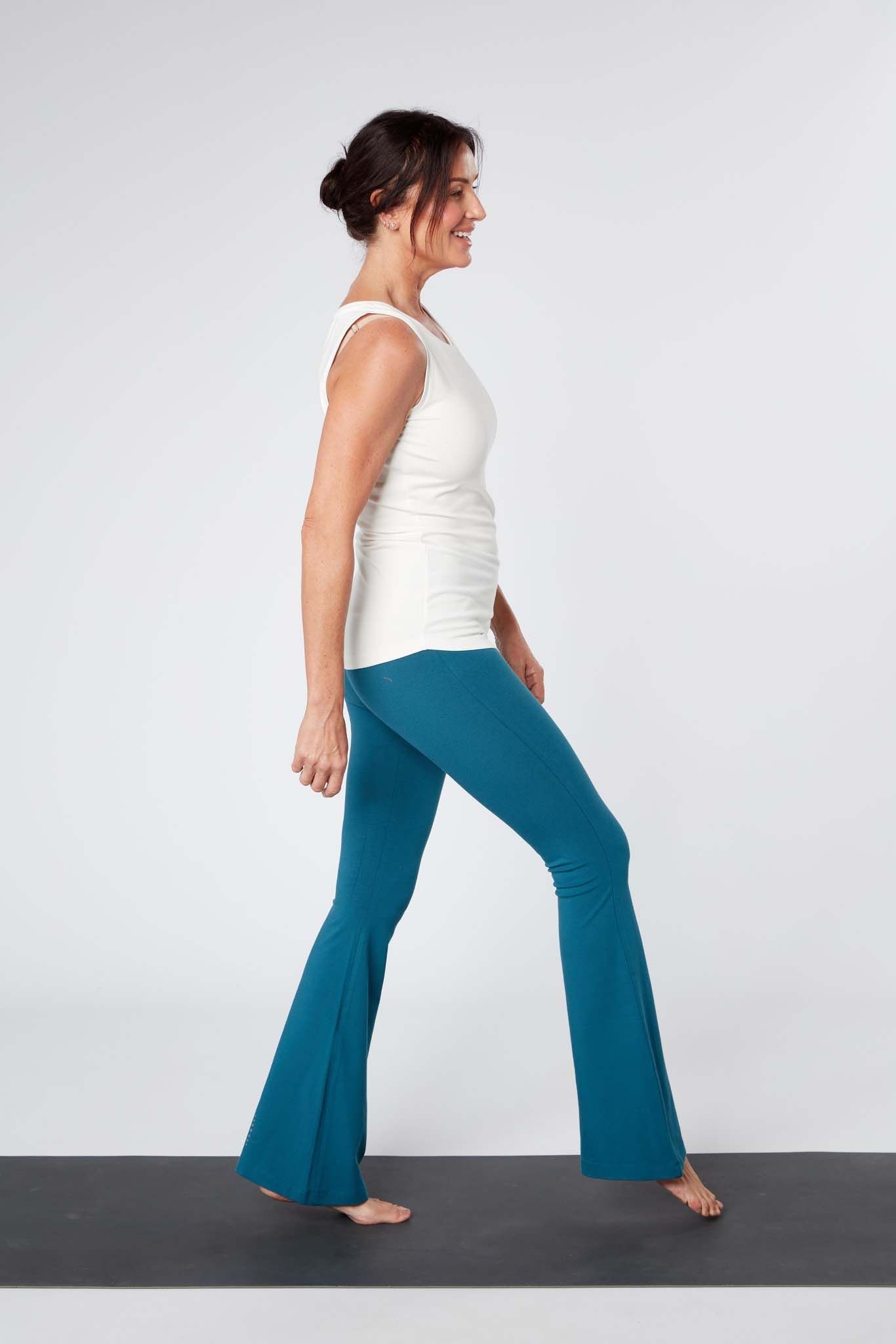 Asquith London Asquith London Women's Crossed Waist Flare Pants in Mid Blue - 3