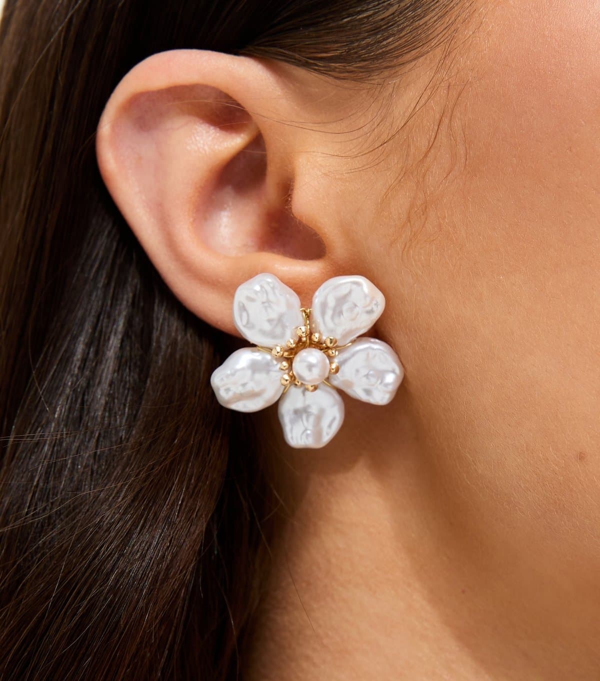 New Look New Look White Faux Pearl Flower Stud Earrings