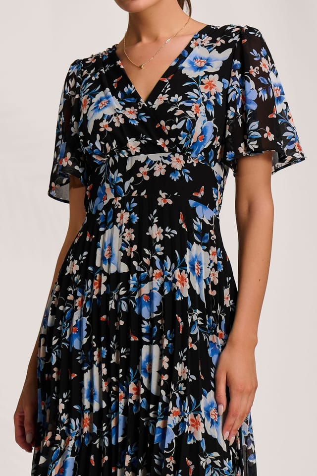 Jolie Moi Jolie Moi Women's Printed Chiffon Pleated Maxi Dress in Black - 3
