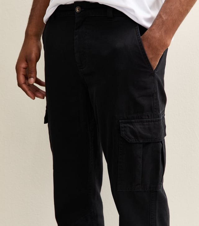 New Look Men's Black Slim Tapered Cargo Trousers New Look - 2