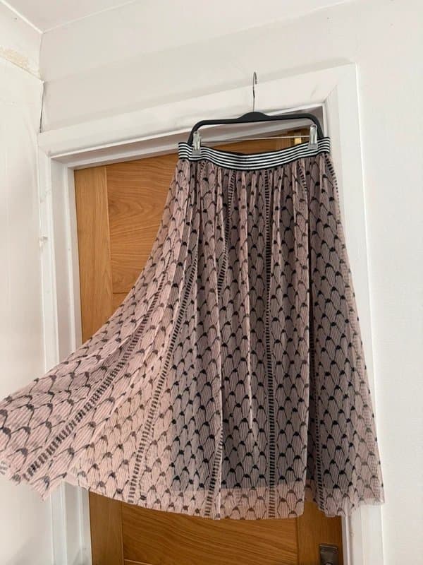 Unmade Copenhagen Unmade Copenhagen Boutique Nude Beige & Black Abstract Print Tulle Mesh Tiered Pleated Midi Skirt