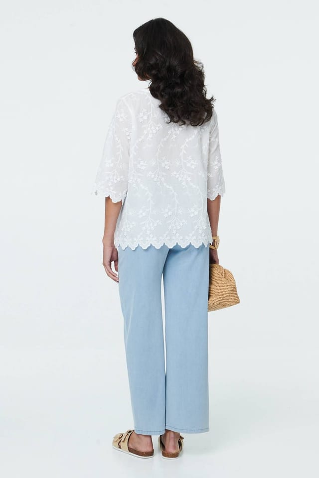 Izabel London Izabel London Women's Floral Textured 3/4 Sleeve Blouse in White - 3