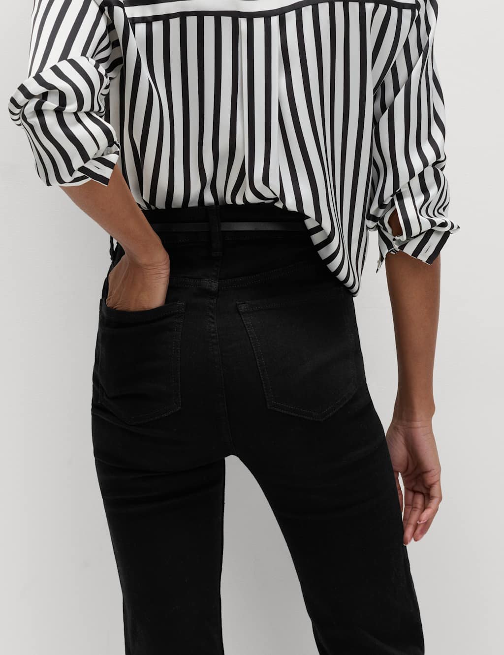 Marks & Spencer M&S Sienna Supersoft High Waisted Jeans Black - 4