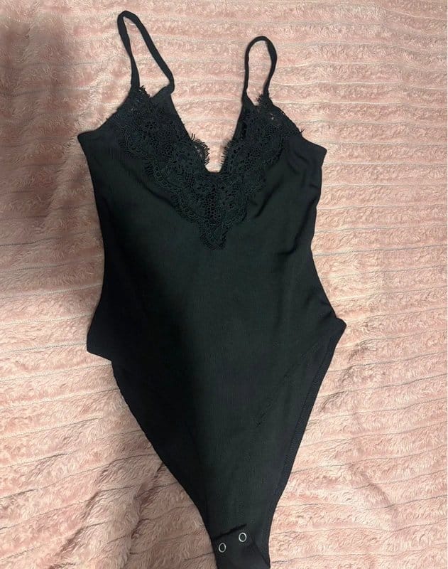 New Look Black lace ribbed bodysuit - 1